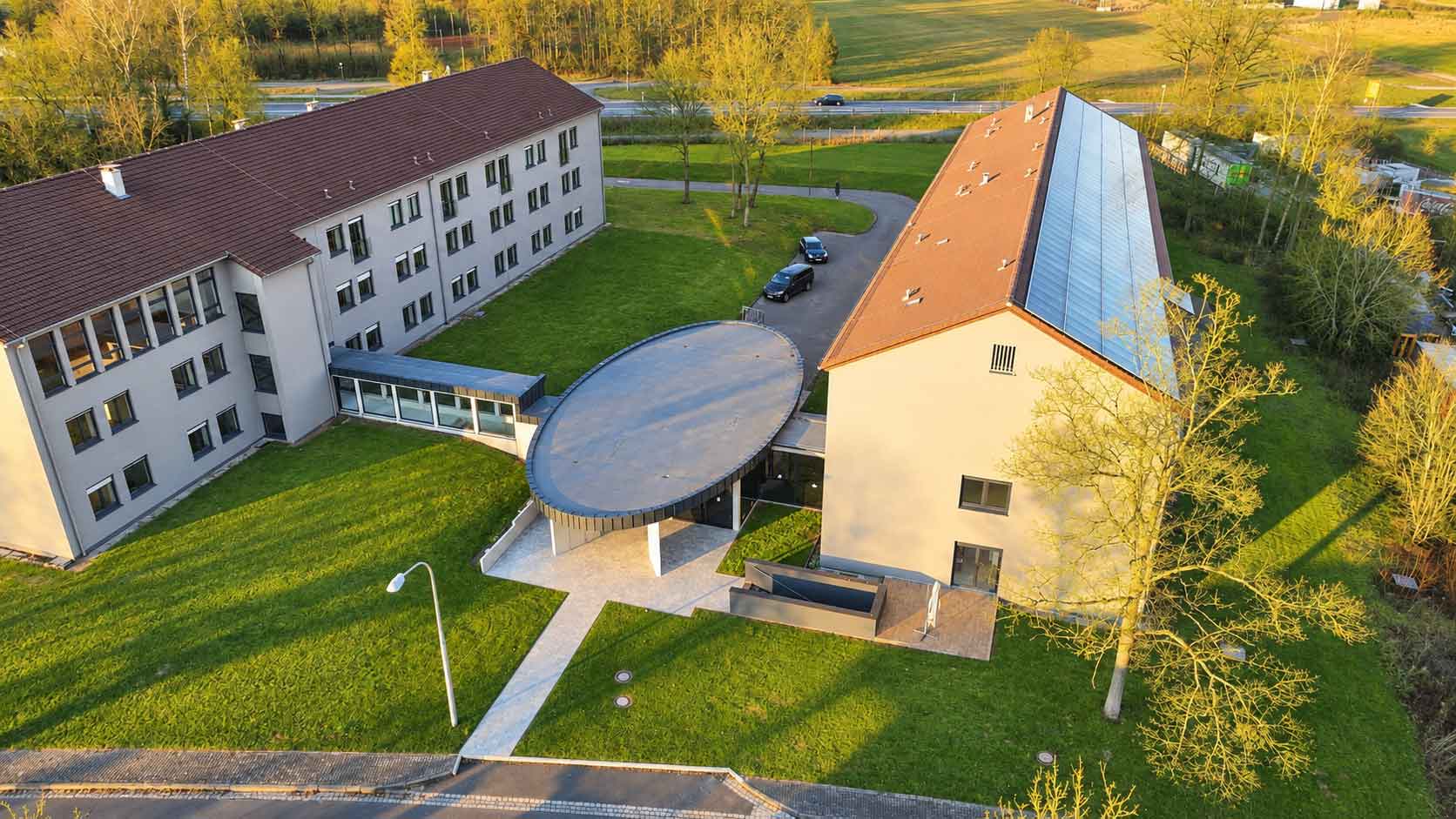 Außenansicht des IFA Germany Fußballcampus Ebern